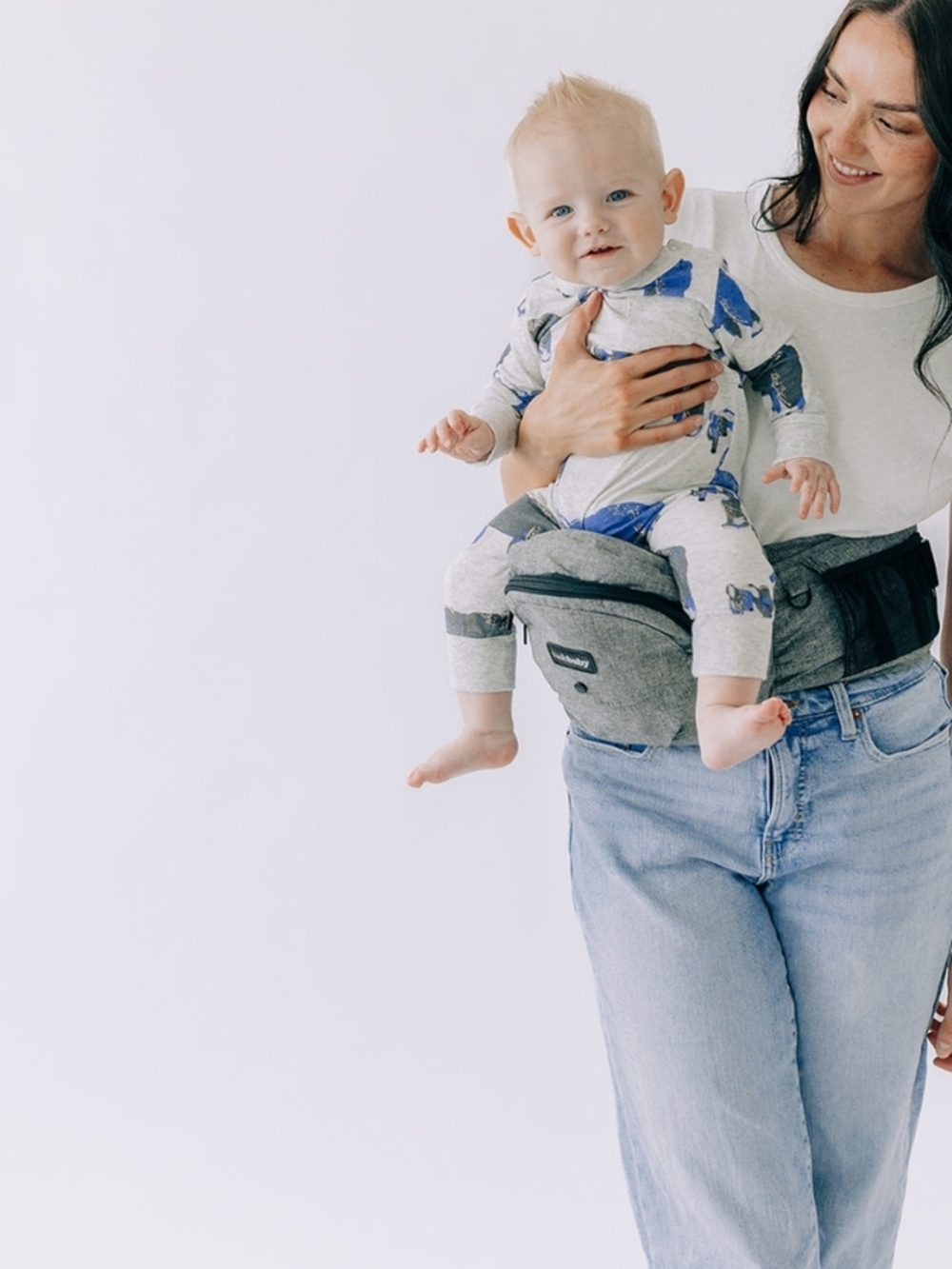 Tushbaby Baby Hip Seat Carrier in Heather Gray with Black Accent